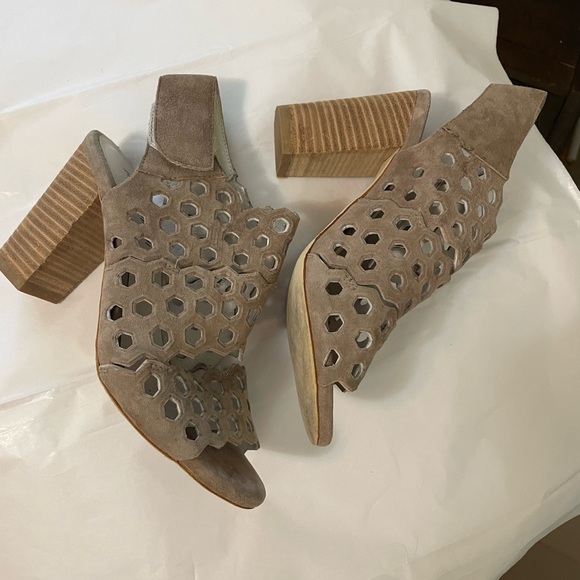 Gorgeous Jeffery Campbell shoes like New - Picture 2 of 3